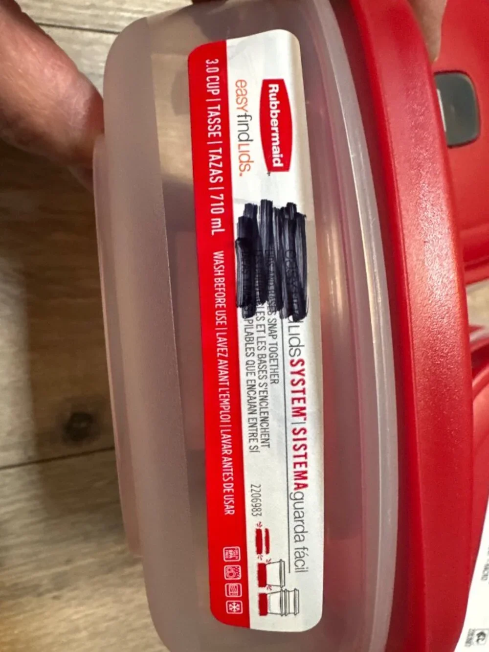 Rubbermaid Easy Find Lids Vented Lids 3-Cup Red Lid Stackable BPA Free Set Of 4